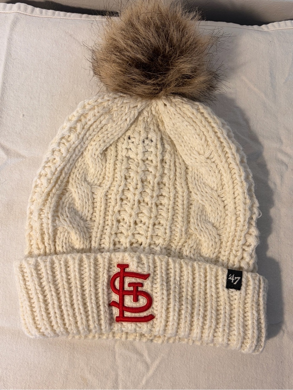 '47 Women's Cream Cable Knit Pom Beanie with St. Louis Cardinals Logo